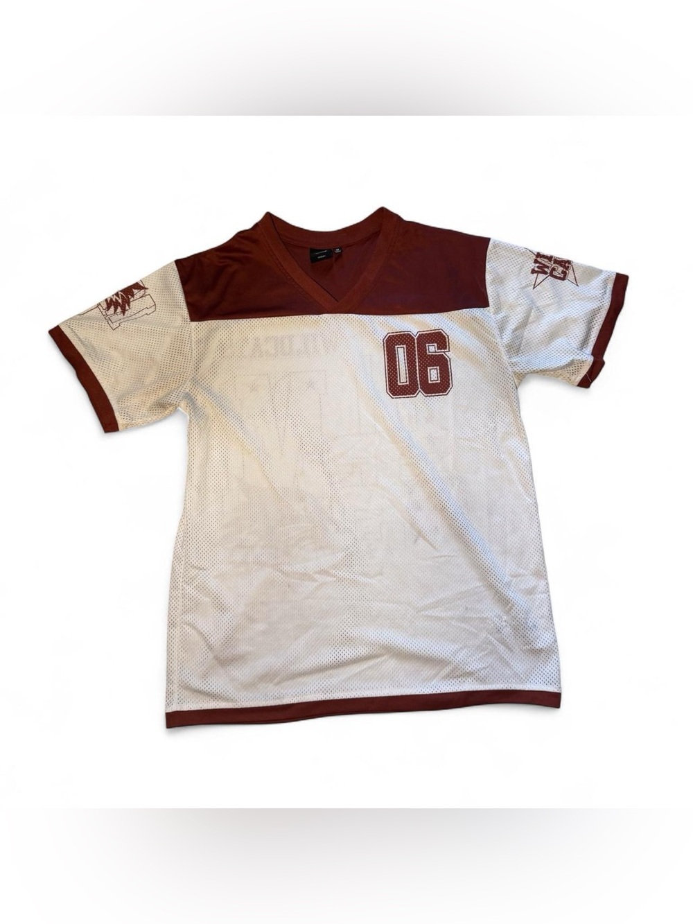 Disney high school musical white and maroon jersey with size M ☮️